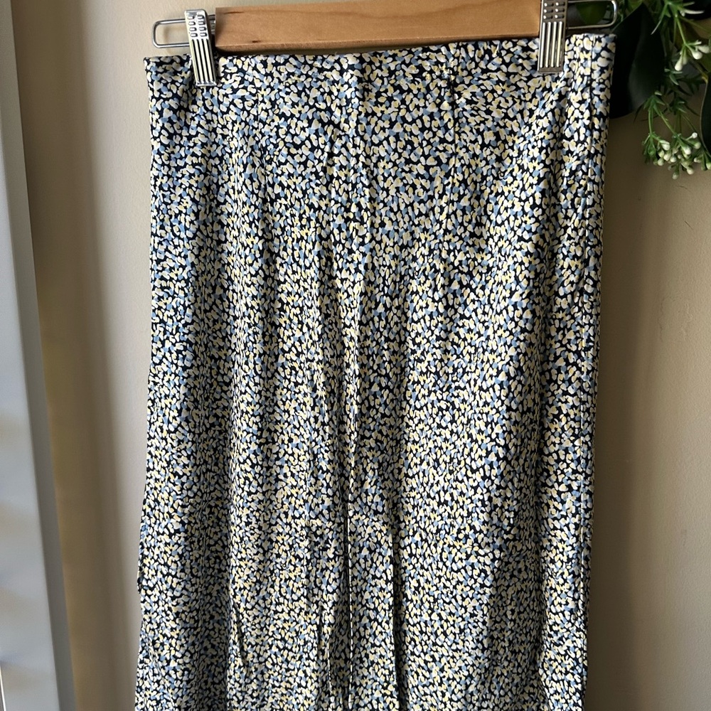 H&M Skirt - Picture 5 of 12